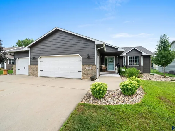 216 W Greenwood St, Brandon, SD 57005