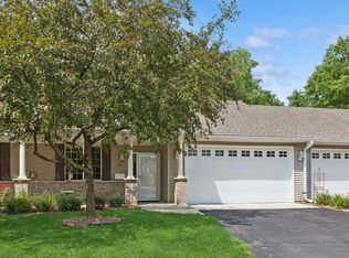 919 Cannon Valley Dr W, Northfield, MN 55057