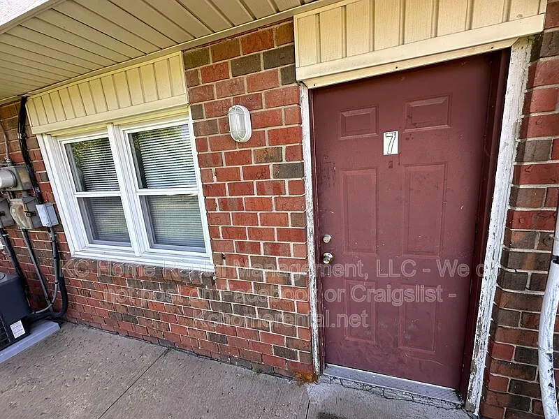 2 bed, 1.0 bath, $795 — Photo 3