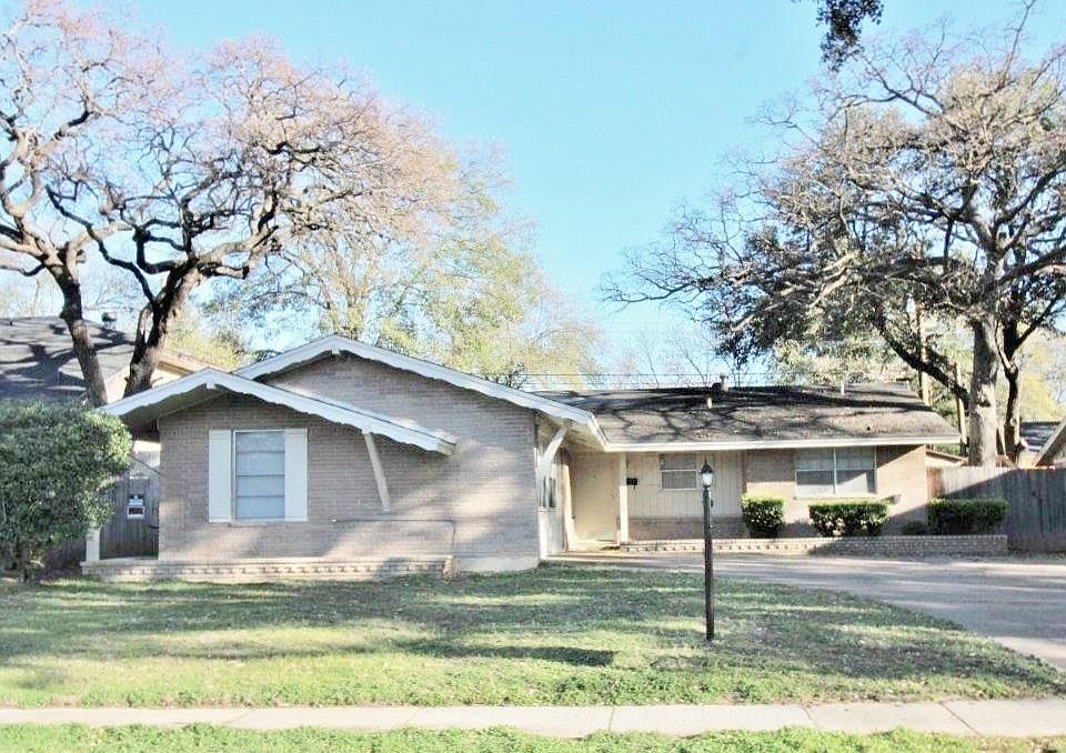1st image of 2309 Druid Dr