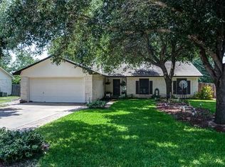 3703 Valley Oaks Dr, Bryan, TX 77802
