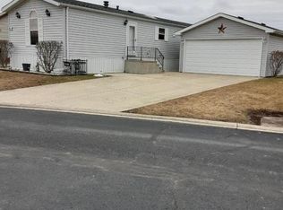 977 Cherry St, Manteno, IL 60950
