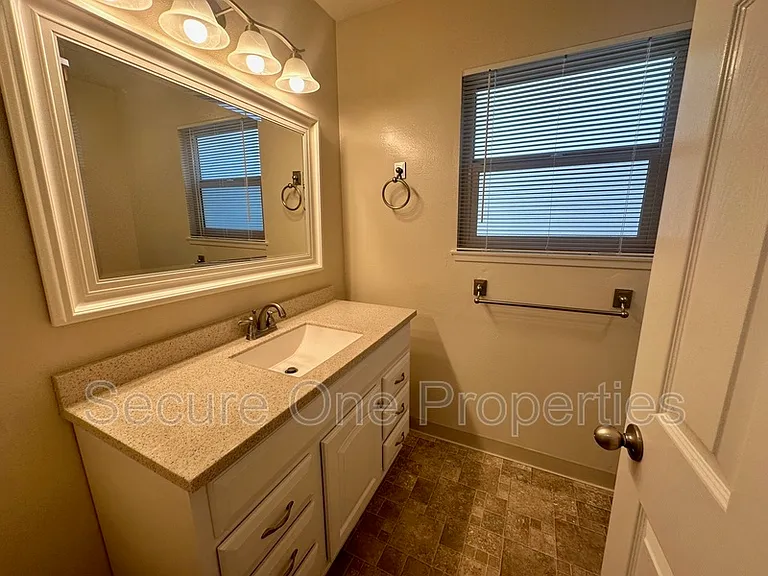 29362 Hillrise Dr — Photo 15