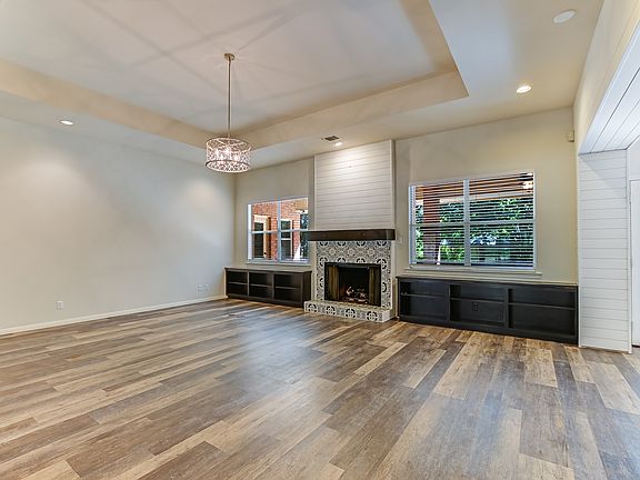 5th image of 3915 Heights View Dr