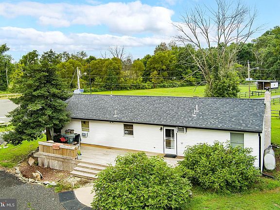 4th image of 2328 Monmouth Rd