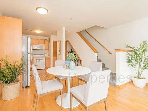 930 NW Naito Pkwy #K14 Photo 1 930 NW Naito Pkwy #K14 Photo 1