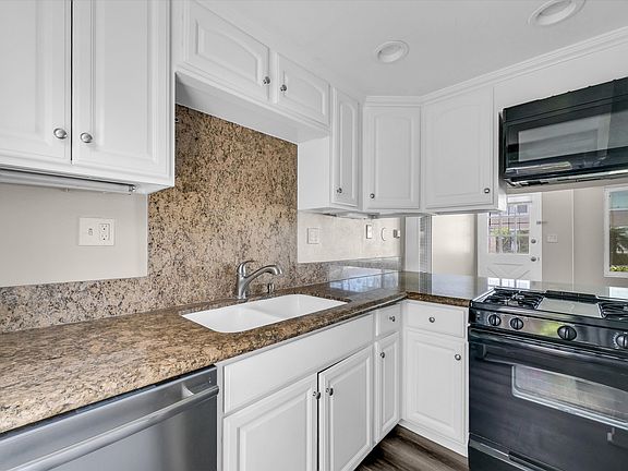 4th image of 2101 W Palmyra Ave #C