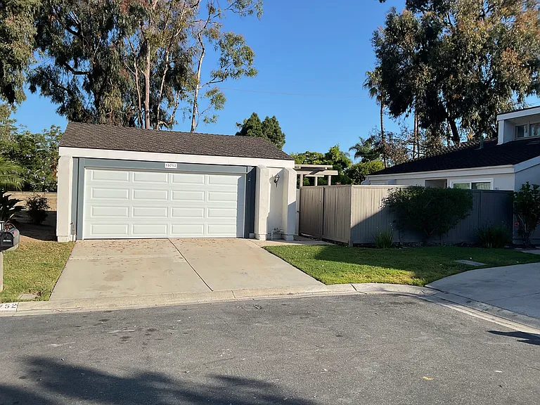 19752 Shorecliff Ln — Photo 3