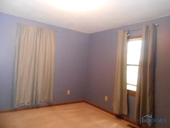 4th image of 238 N Oak St