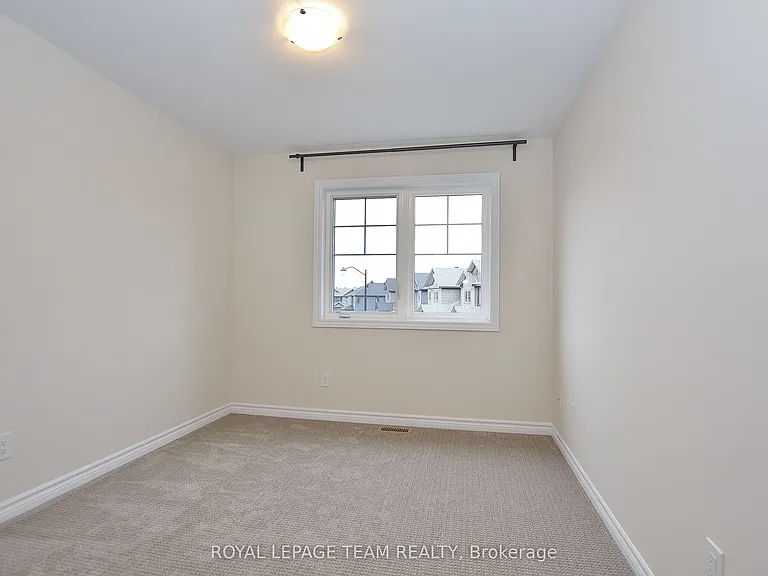 30 Rookie Cres — Photo 23