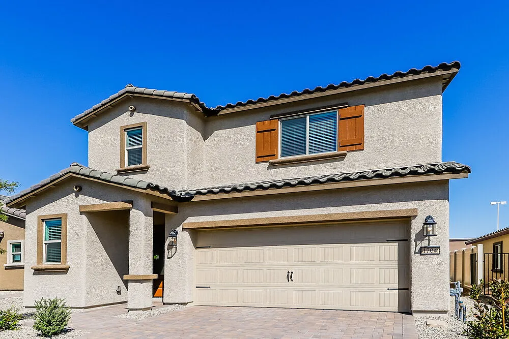 4 bed, 2.5 bath, 1958 sqft, $2,065 — Photo 4