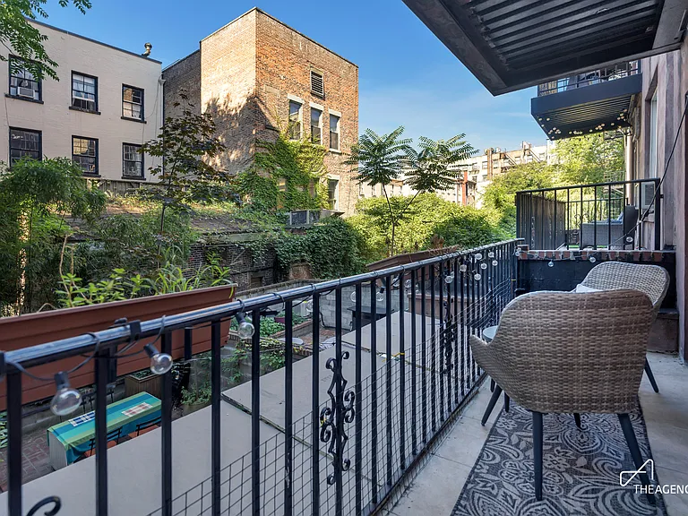 242 W 21st St #1B — Photo 5