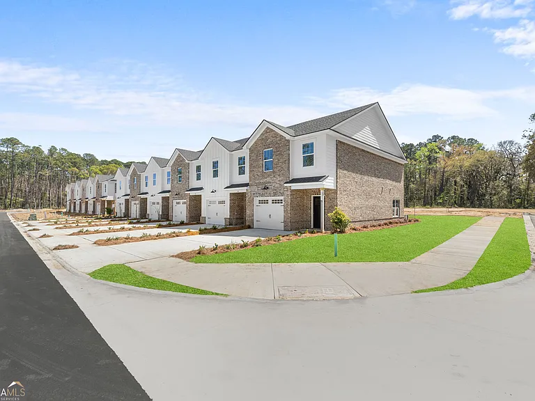 15 Azalea Ln — Photo 40