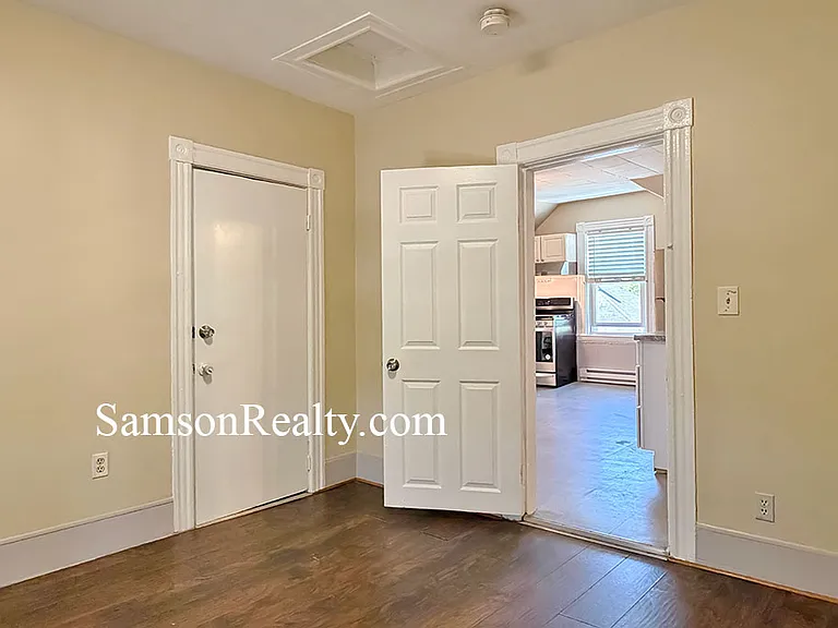339-341 East Ave #3R — Photo 13