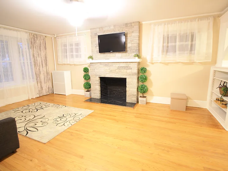 147 Stearns St — Photo 5