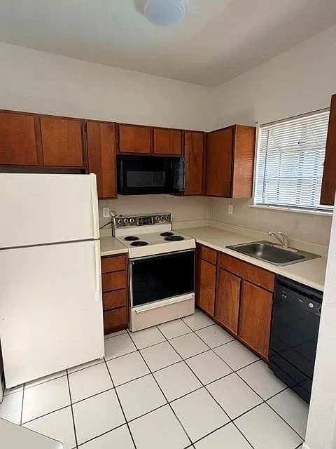 1 bed, 1.0 bath, 420 sqft, $800 — Photo 4