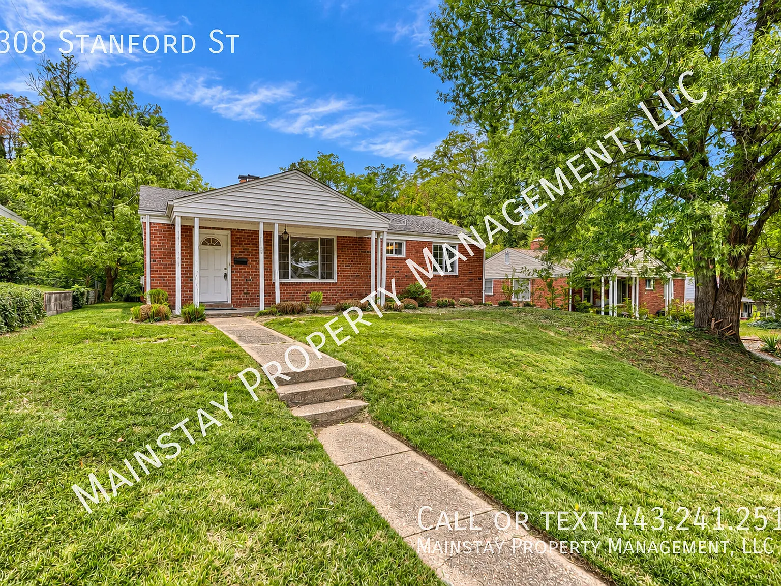 Charming 3 Bedroom SFH with Large Yard! — Photo 3