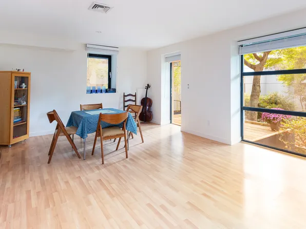 712 Ladd Road image 24 of 32