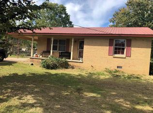 310 Discount Dr, Savannah, TN 38372