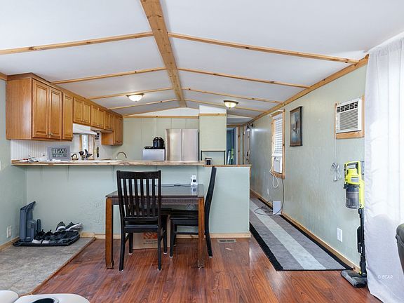 5th image of 480 Spring Valley Pkwy