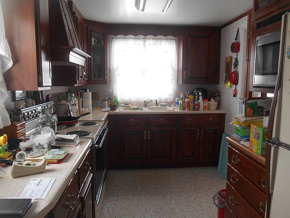 5th image of 57 Roosevelt St