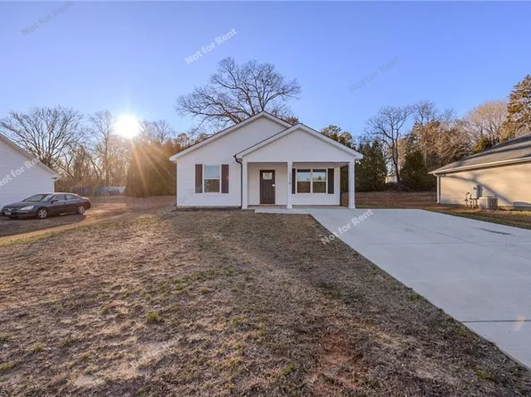 130 Fir Dr, Winston Salem, NC 27107