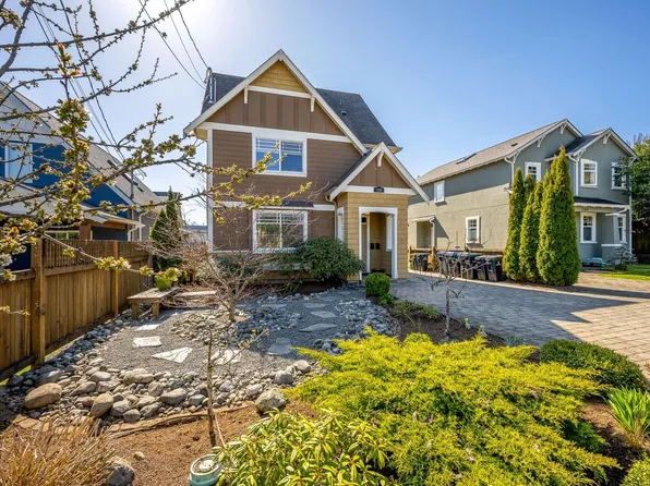 232 2nd St, Courtenay, BC V9N 1B7