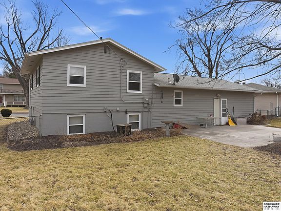 5th image of 4830 Parkview Dr