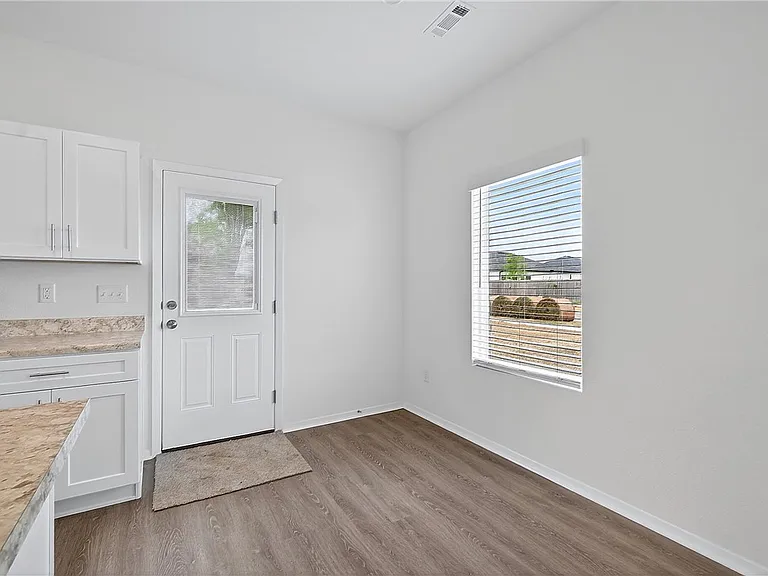 6802 SW Dignity Ave — Photo 9