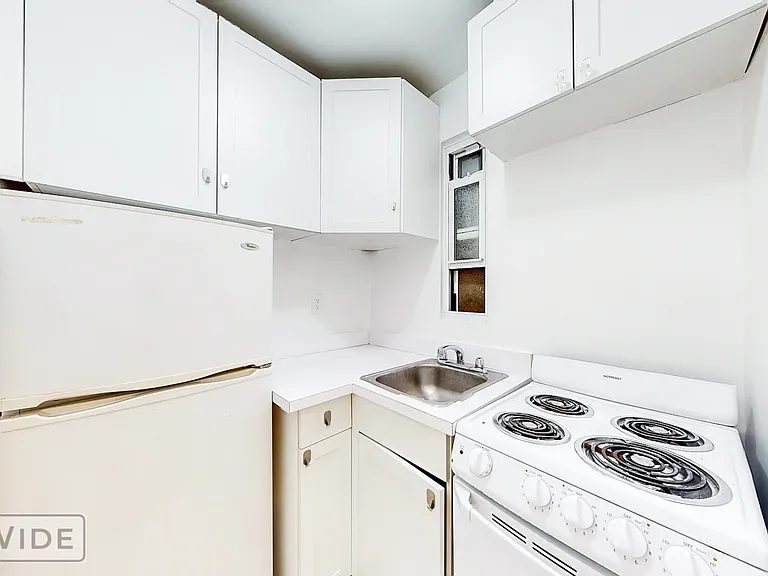 219 E 88th St #1A — Photo 3