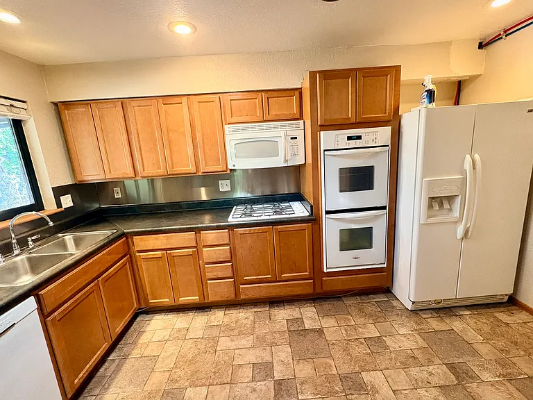 2804 N Jamison Blvd — Photo 8