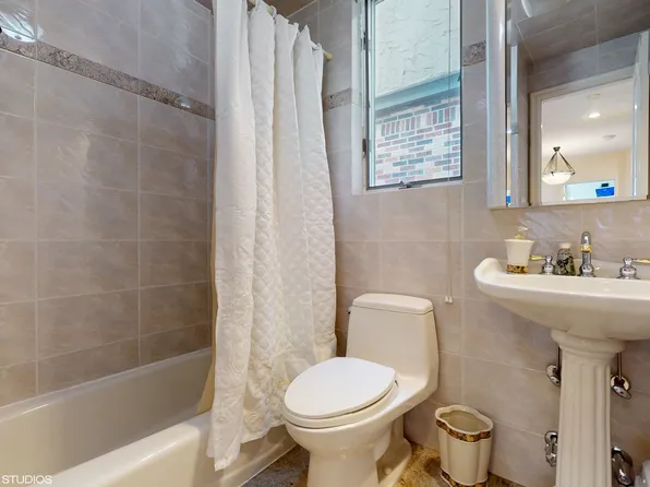 3832 Lyme Avenue image 18 of 29