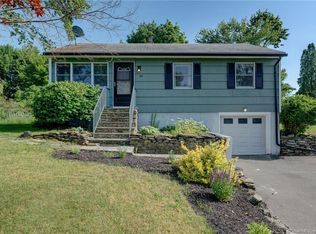 26 Lillian St, North Branford, CT 06471