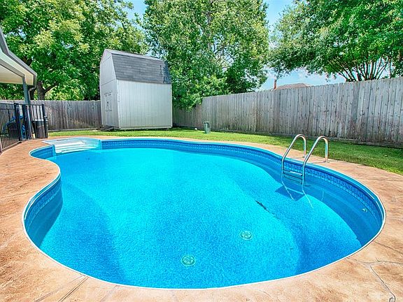 3rd image of 2909 Tarpon Dr