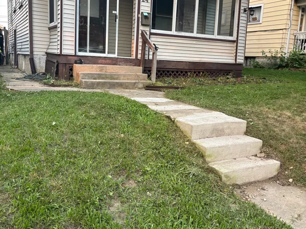 24 Kratochwill St, Dayton, OH 45410