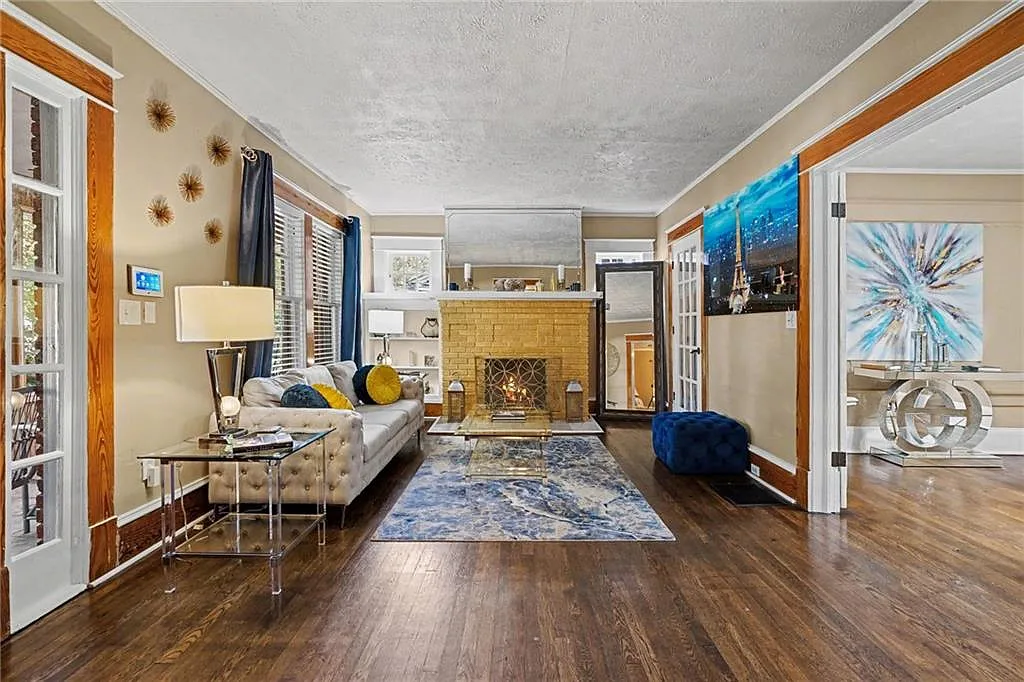 2 bed, 2.0 bath, 1329 sqft, $2,995 — Photo 4