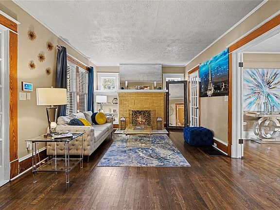 4th image of 223 Cambridge Ave