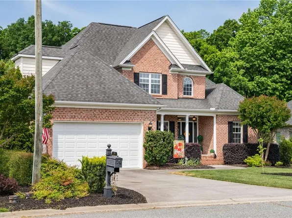 15 Wexford Cir, Thomasville, NC 27360