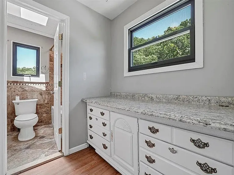 54 Capital Dr — Photo 14