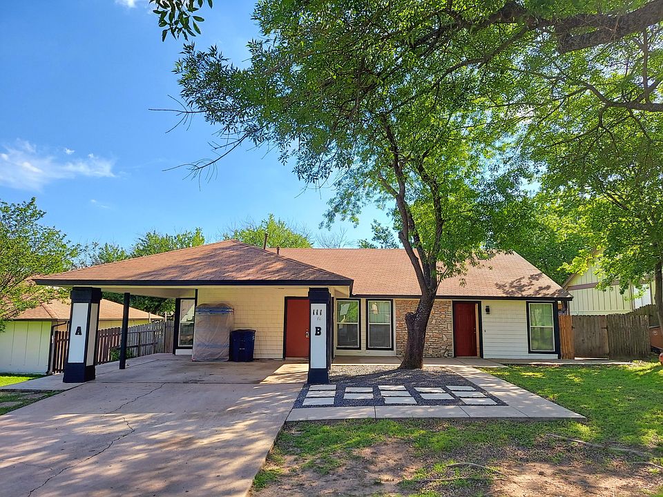 Front of the duplex. Unit A is on the left.