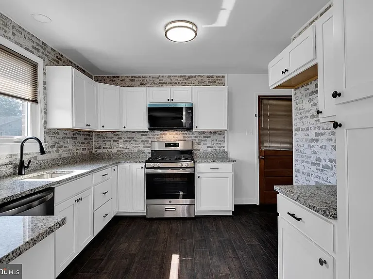 New Kitchen and Appliances