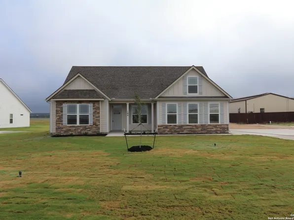 104 Turnberry Dr, La Vernia, TX 78121