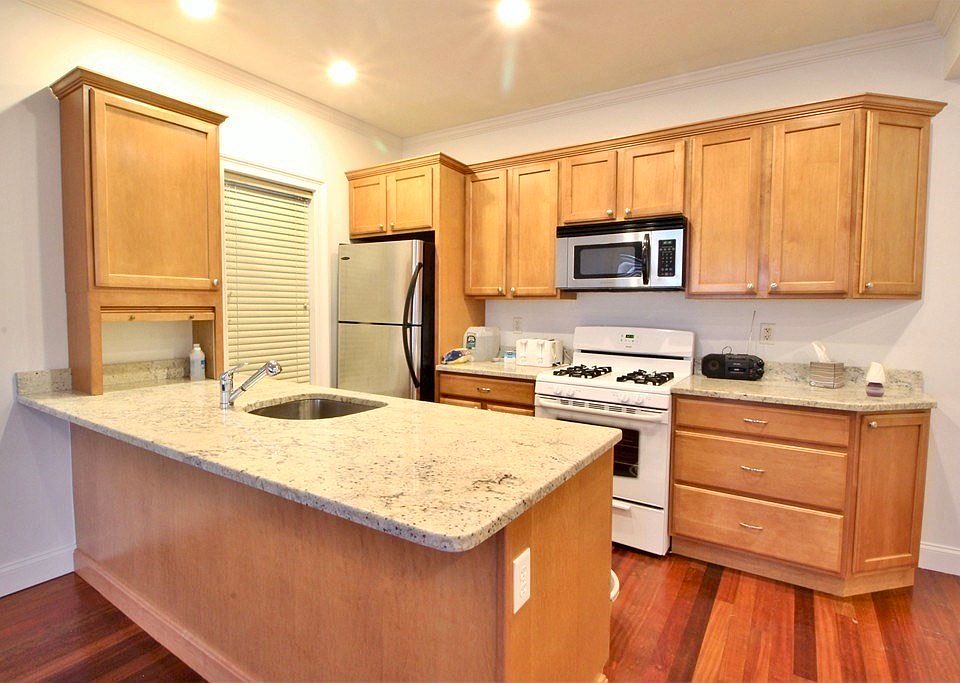 1st image of 8 Bristol St #1