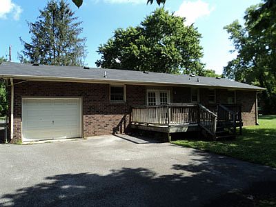 2nd image of 633 Brook Dr