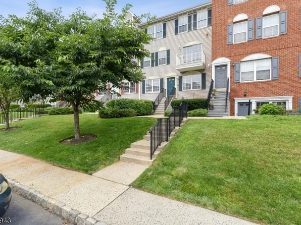 77 Callahan Ct, Newark City, NJ 07103