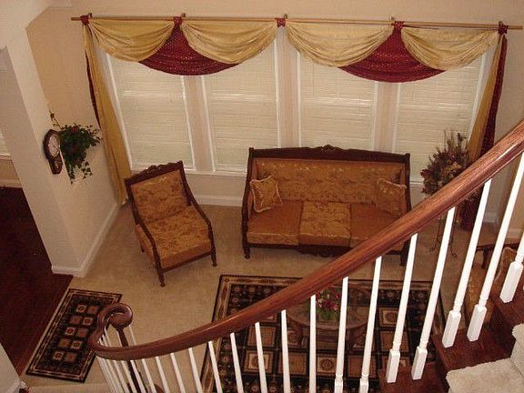 2 Level Living Room