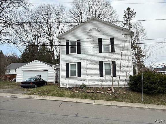 4th image of 9 E Main St