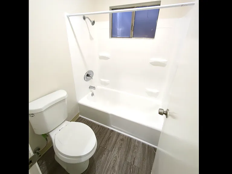 6804 Baird Ave #17 — Photo 8