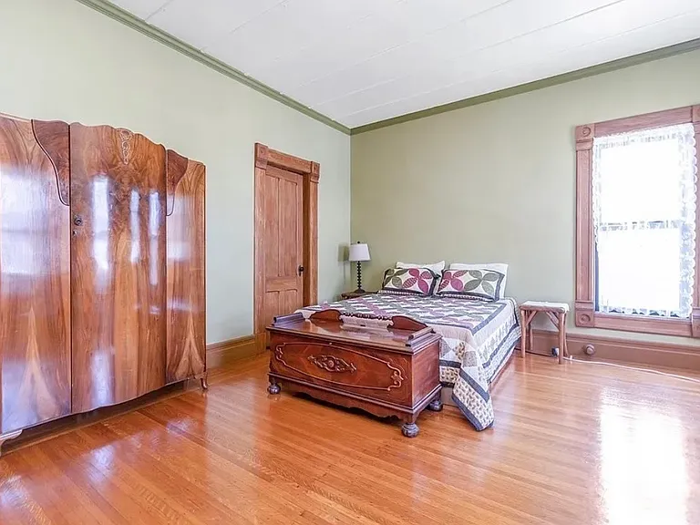 161 Florida St — Photo 12