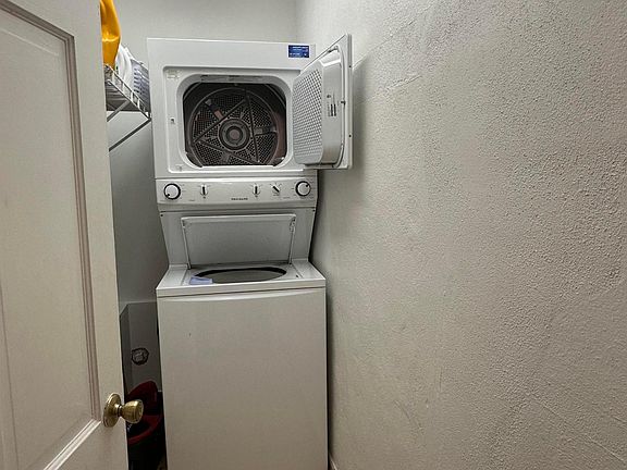 Washer dryer